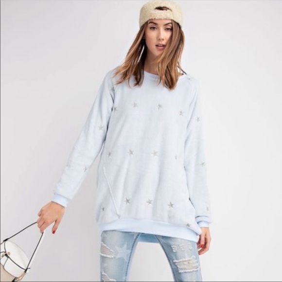 October Love Tops - NEW!❗️LAST ONE❗️PULLOVER TOP WITH STARS